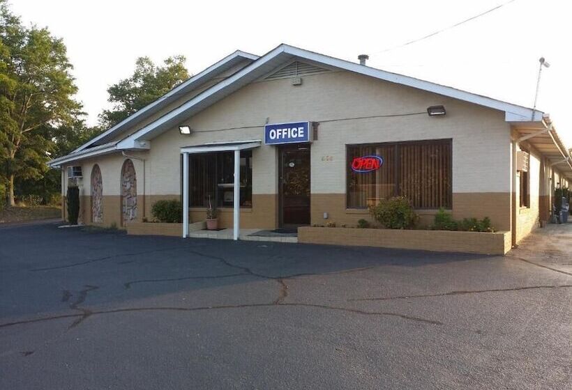 فندق على الطريق Loyalty Inn Rockingham