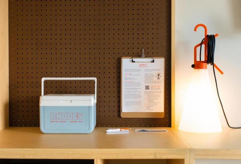 فندق على الطريق Rhode S Motor Lodge