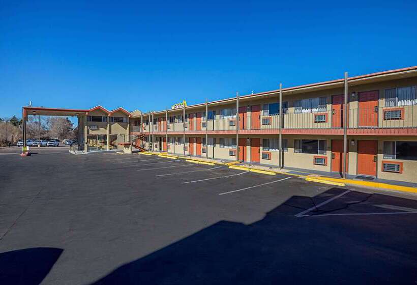 モーテル Rodeway Inn