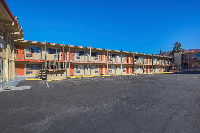 モーテル Rodeway Inn