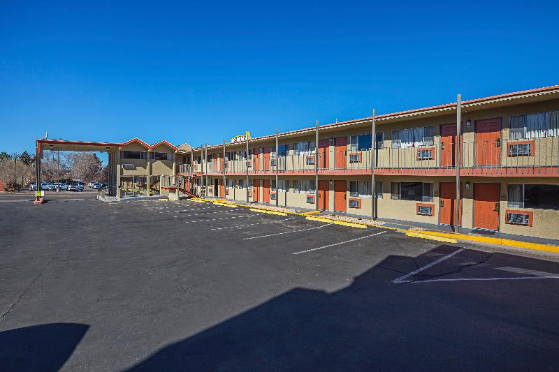 モーテル Rodeway Inn