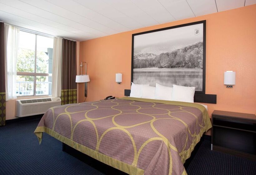 فندق على الطريق Super 8 By Wyndham Black Mountain