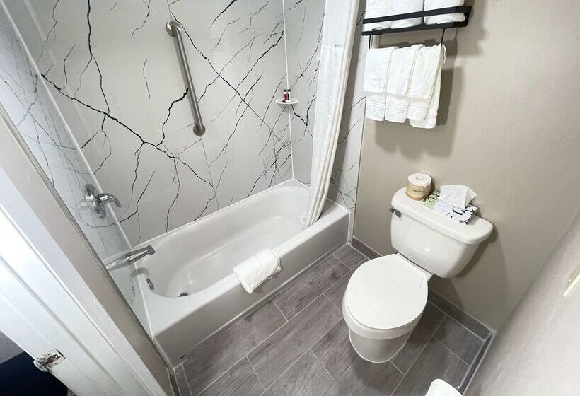 فندق على الطريق Super 8 By Wyndham Black Mountain