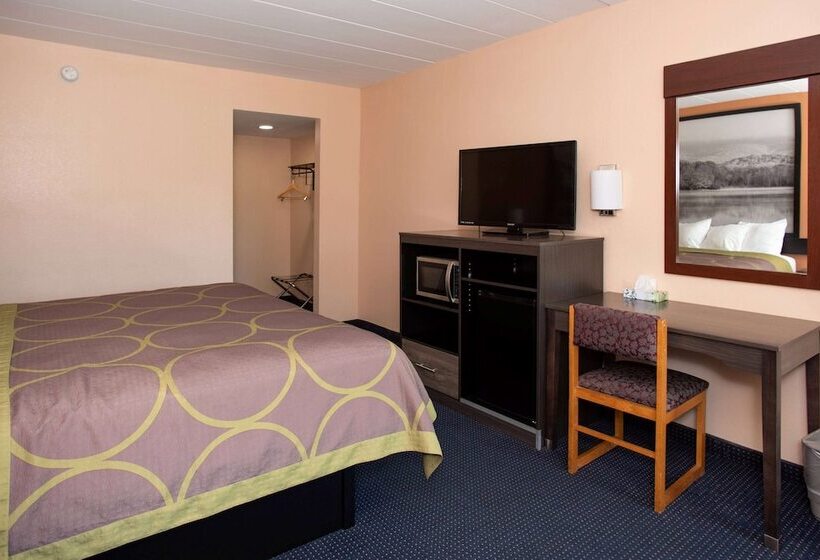 فندق على الطريق Super 8 By Wyndham Black Mountain