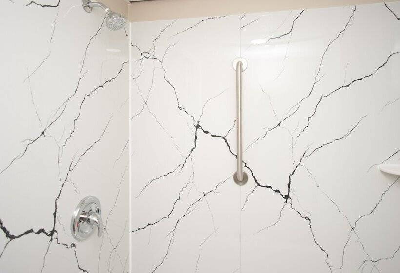 فندق على الطريق Super 8 By Wyndham Black Mountain