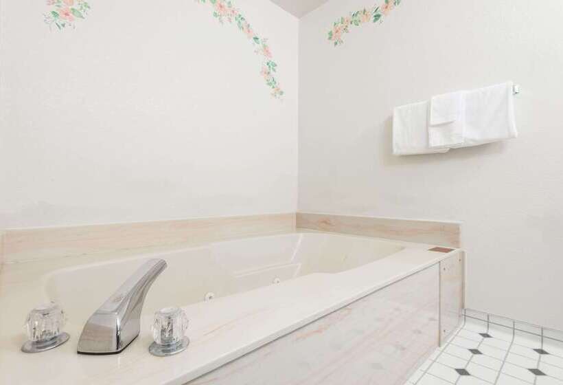 مُتل Super 8 By Wyndham Missoula/reserve St