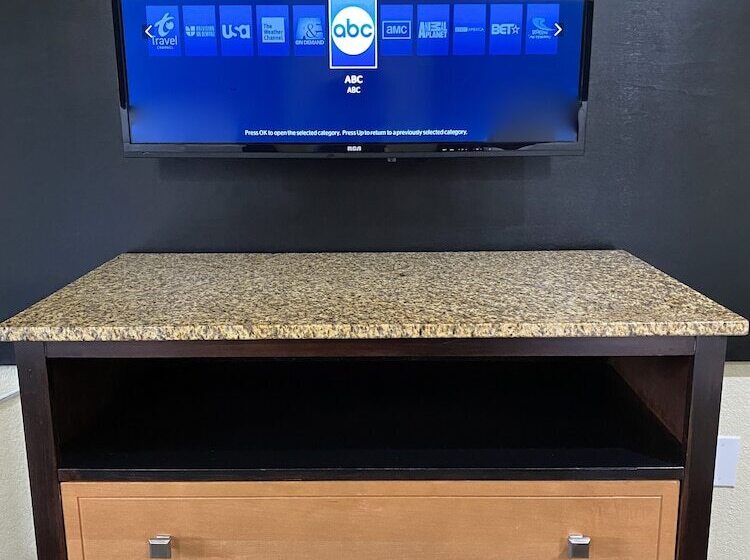 فندق على الطريق Travelers Inn Elizabeth City