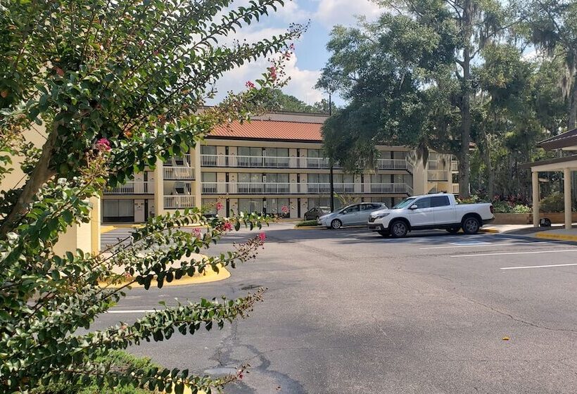 منتجع Simple Rewards Inn