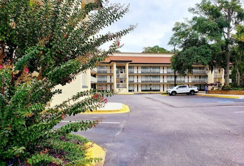 منتجع Simple Rewards Inn