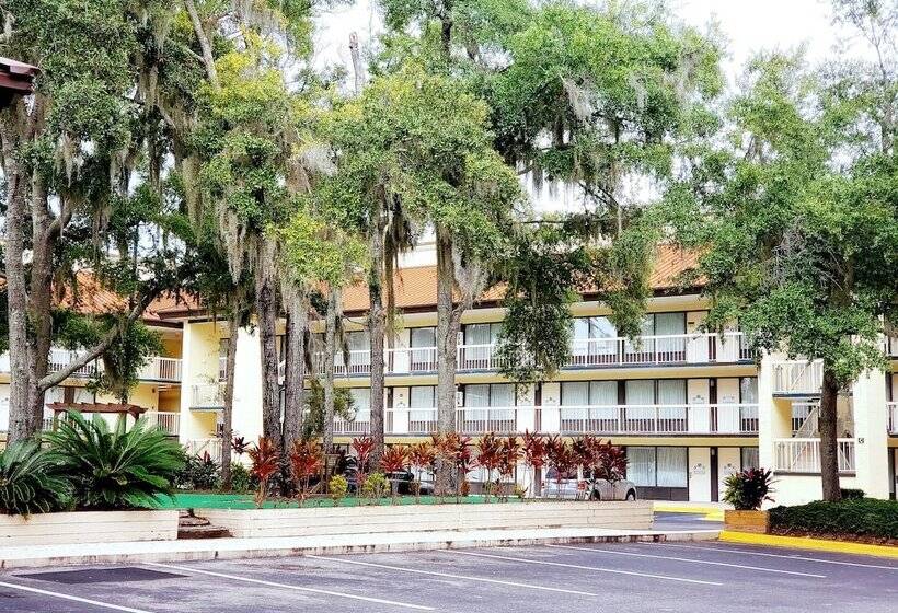 منتجع Simple Rewards Inn