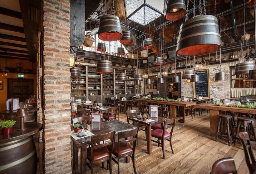 4 Sterne Burghotel Castillo Alcazar, Europa Park Freizeitpark & Erlebnis Resort