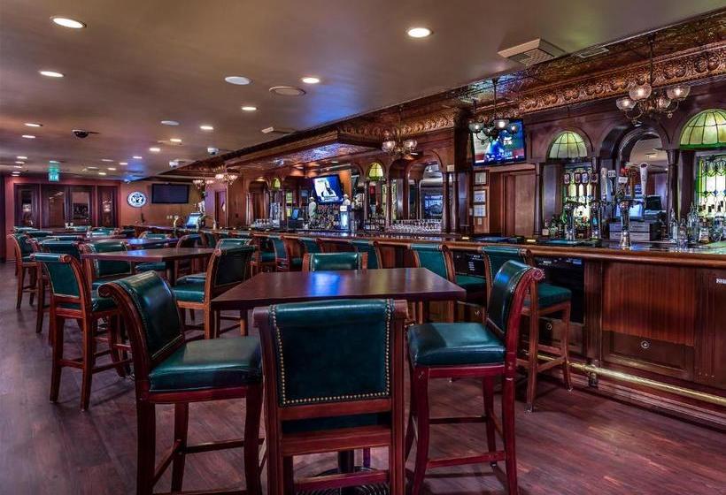 فندق على الطريق Apache