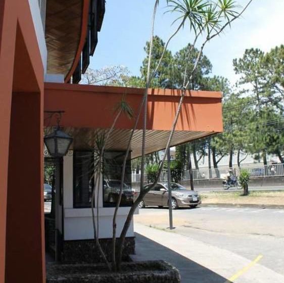 Aparthotel Los Yoses Suites