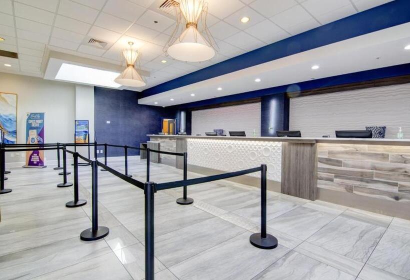 Crown Reef Beach Resort And Waterpark