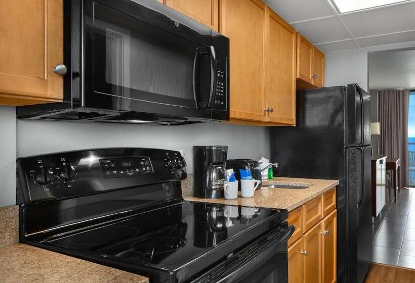 Crown Reef Beach Resort And Waterpark