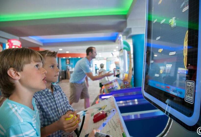 Crown Reef Beach Resort And Waterpark