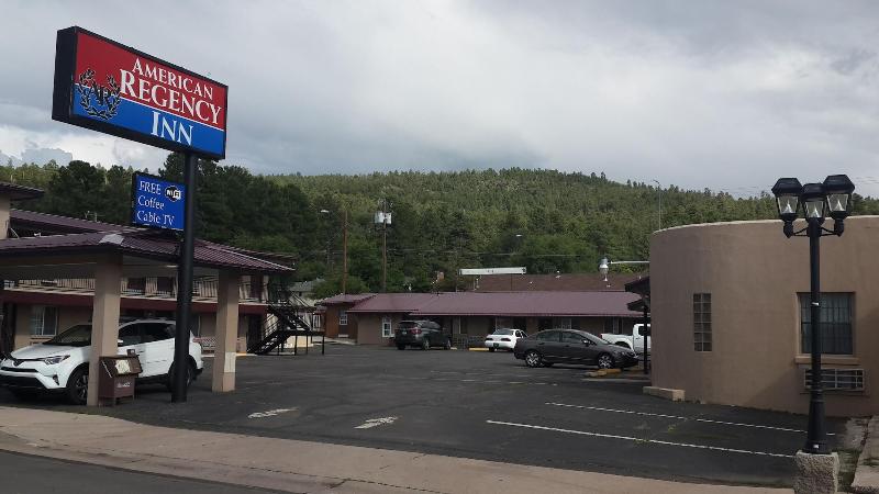 Отель American Regency Inn