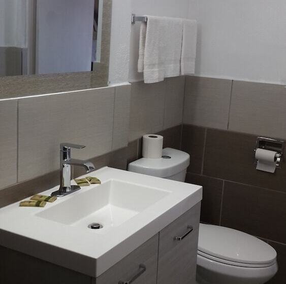 Отель American Regency Inn