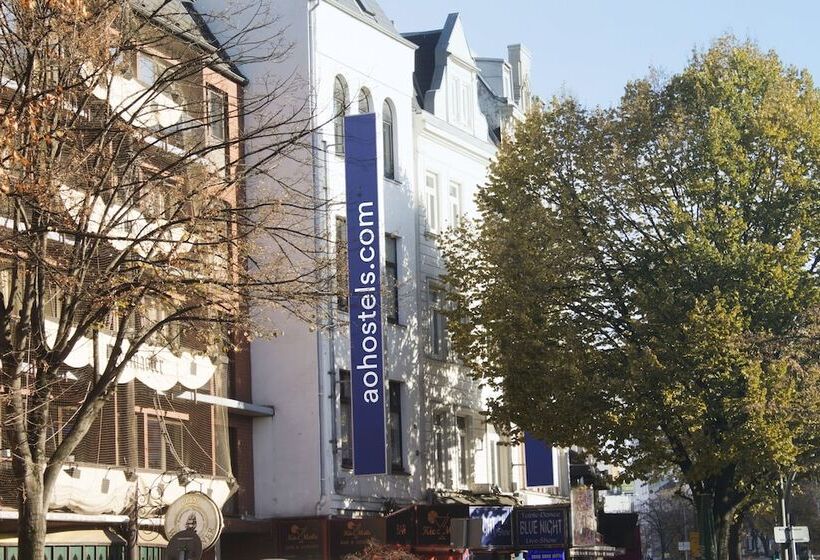 هتل a&o Hamburg Reeperbahn