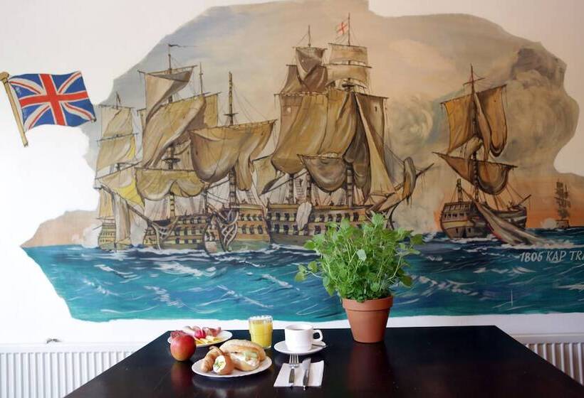 هتل a&o Hamburg Reeperbahn