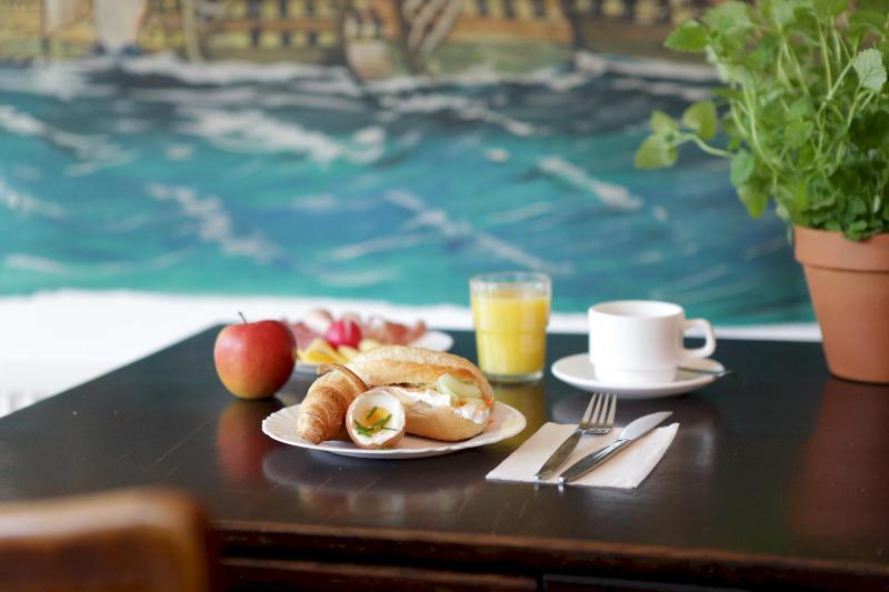 هتل a&o Hamburg Reeperbahn