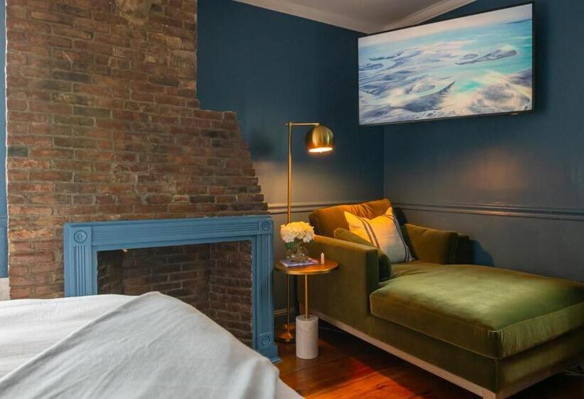 Отель The Burbank Rose Inn