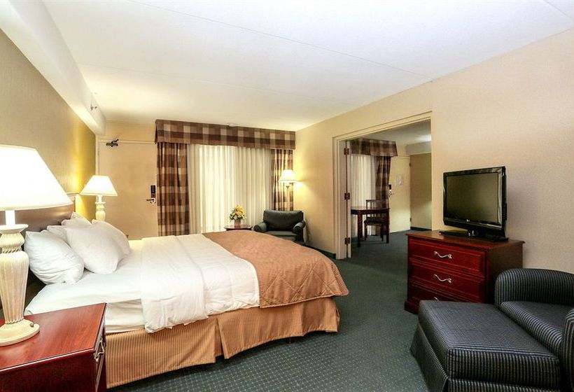 فندق Clarion Inn