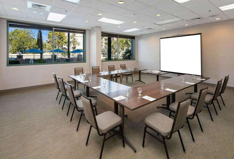 هتل Country Inn & Suites By Radisson, San Diego North, Ca