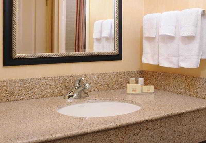 هتل Courtyard Tucson Airport