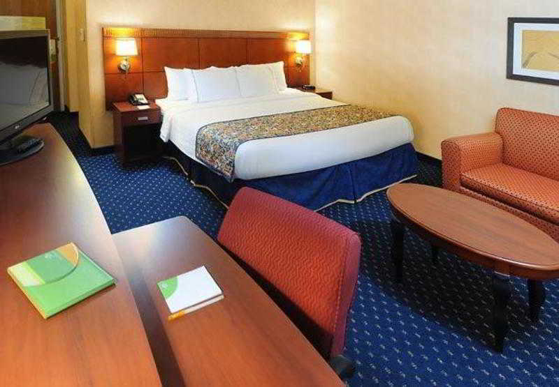 هتل Courtyard Tucson Airport