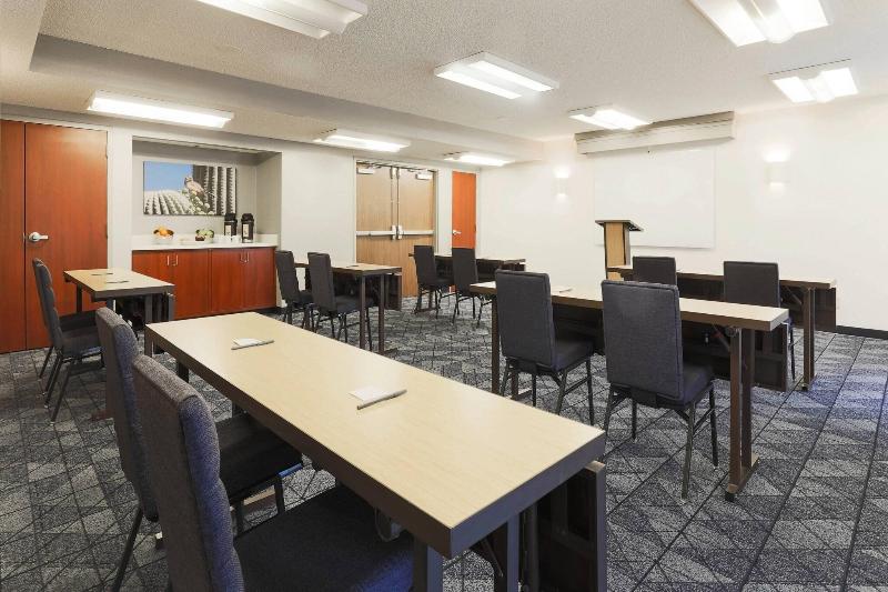 هتل Courtyard Tucson Airport