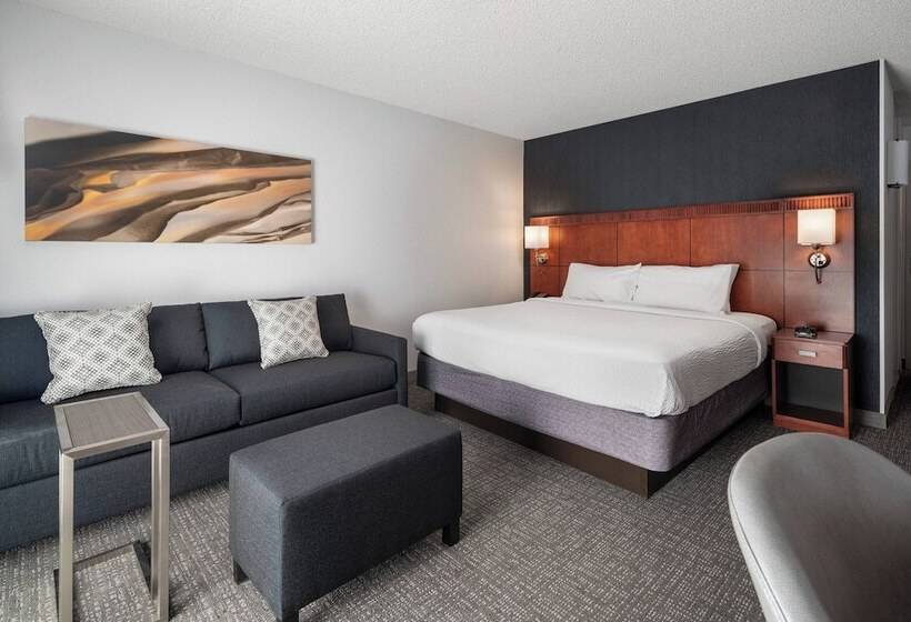 Отель Courtyard By Marriott Pleasanton