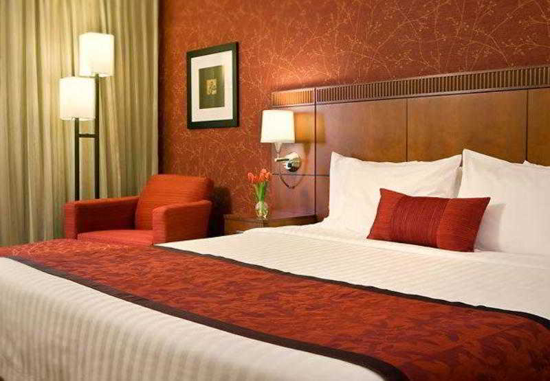 Отель Courtyard By Marriott San Mateo Foster City