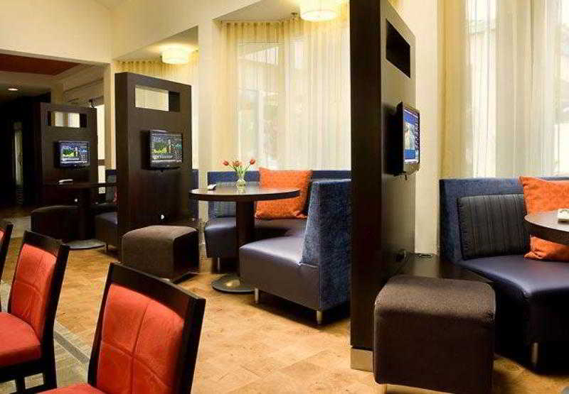 Отель Courtyard By Marriott San Mateo Foster City