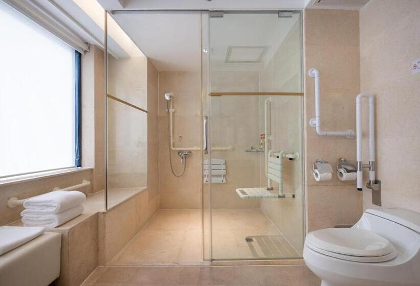 Crowne Plaza Hotel & Suites Landmark Shenzhen, An Ihg Hotel   Nearby Luohu Border, Indoor Heated Swi