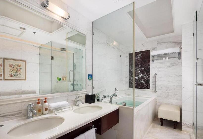 Crowne Plaza Hotel & Suites Landmark Shenzhen, An Ihg Hotel   Nearby Luohu Border, Indoor Heated Swi