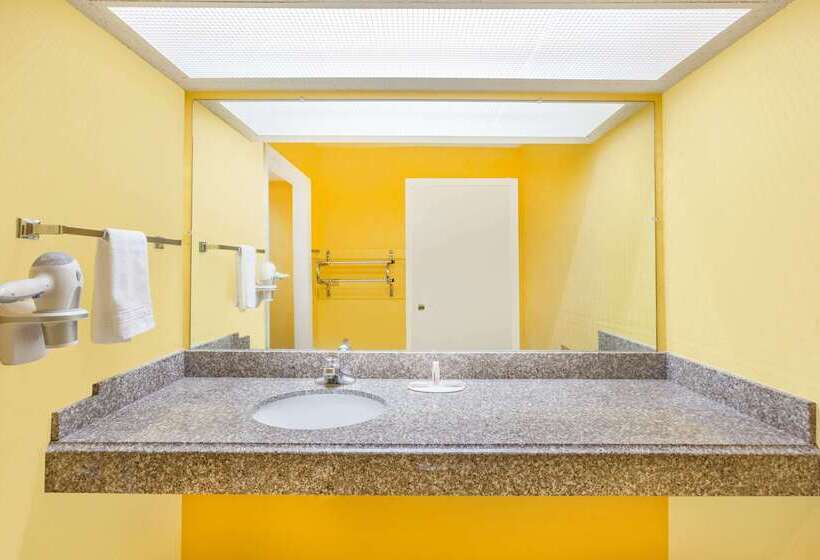 فندق Days Inn By Wyndham Jacksonville