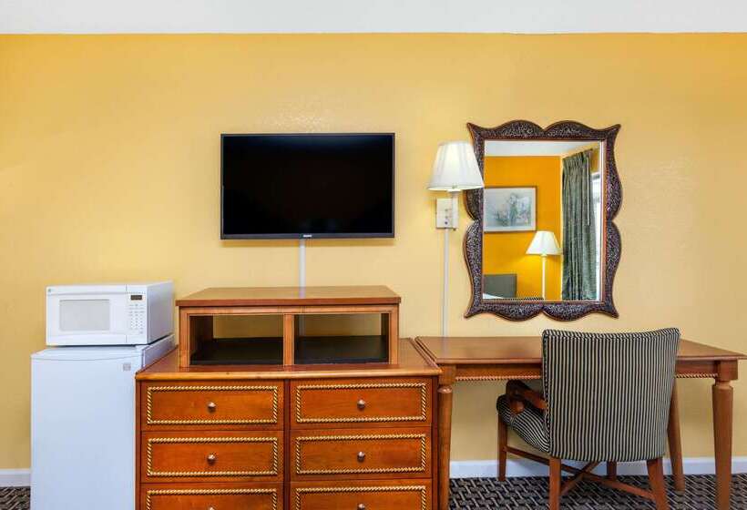 فندق Days Inn By Wyndham Jacksonville