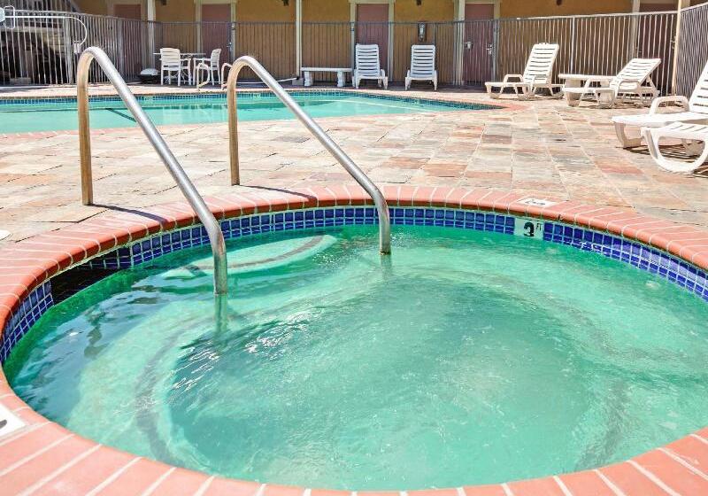 فندق Days Inn By Wyndham San Jose Convention Center