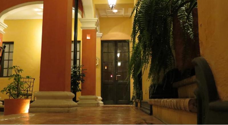 Отель De La Opera