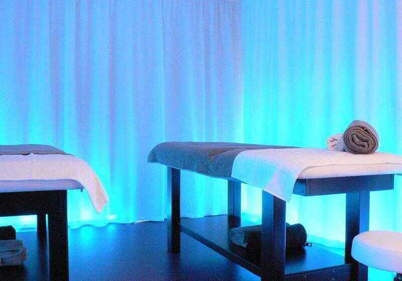 호텔 Domaine De La Forêt D Orient, Logis Hôtel, Restaurant, Spa Et Golf