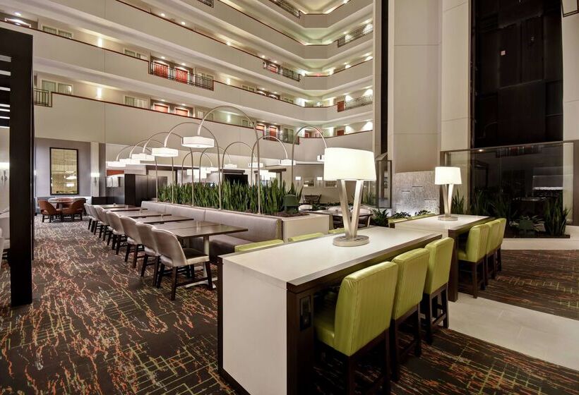 Отель Embassy Suites Little Rock