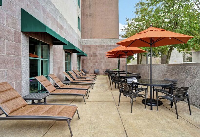 هتل Embassy Suites Little Rock