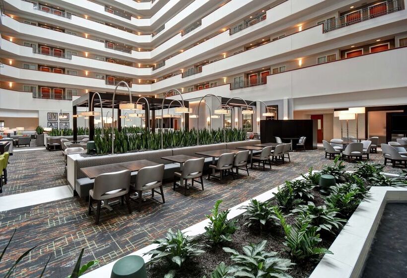 هتل Embassy Suites Little Rock