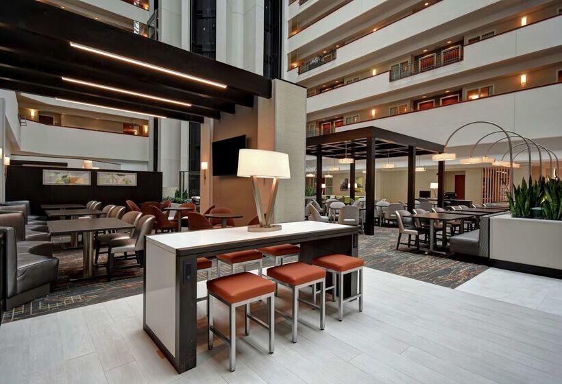 Отель Embassy Suites Little Rock