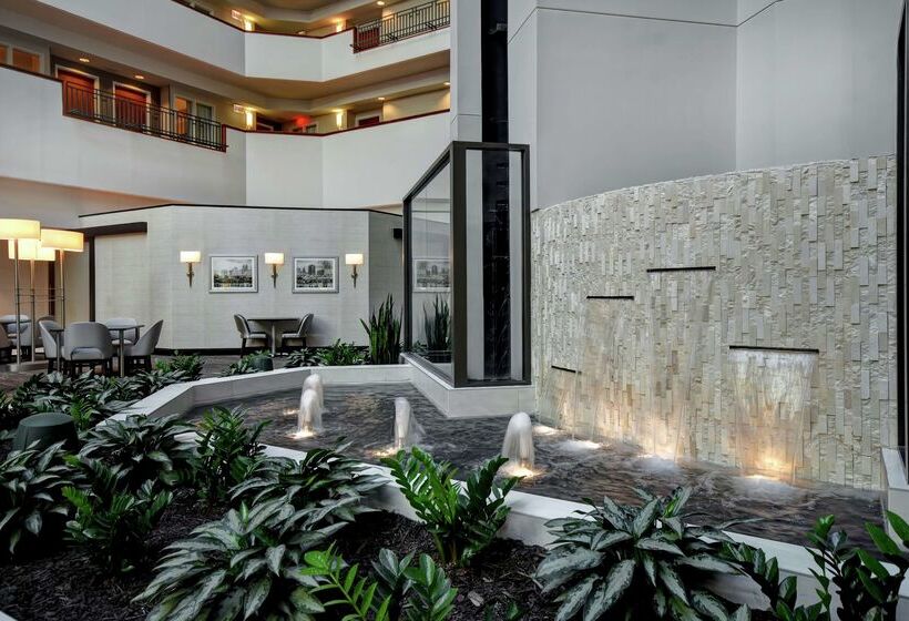 Отель Embassy Suites Little Rock