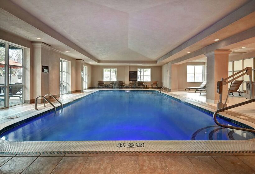 هتل Embassy Suites Little Rock