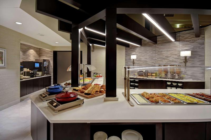 Отель Embassy Suites Little Rock