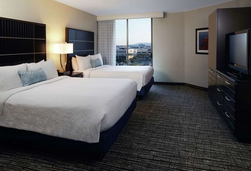Отель Embassy Suites By Hilton Los Angeles International Airport North