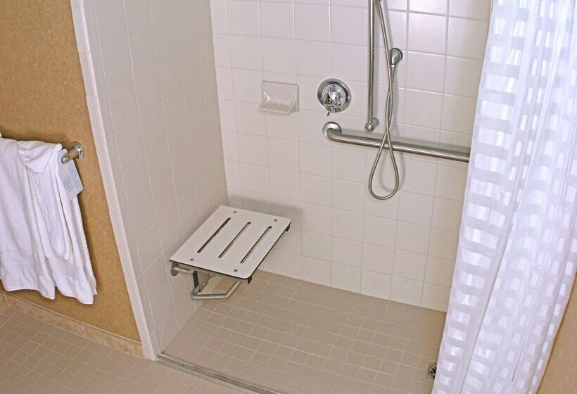 هتل Embassy Suites By Hilton Los Angeles International Airport North